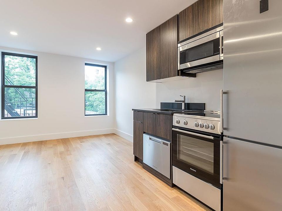 1st image of 738 E 6th St APT 3D