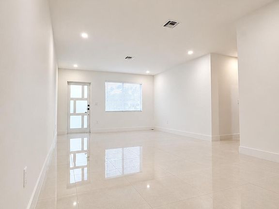4th image of 345 Pinehurst Rd