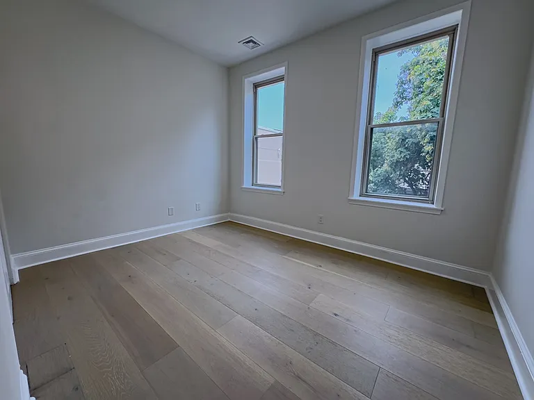 1703 Green St #4 — Photo 27