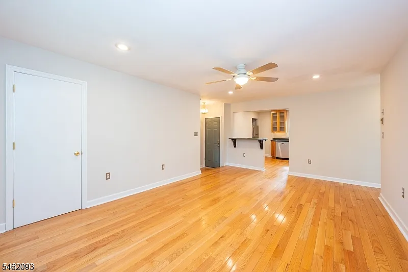 2 bed, 1.0 bath, $2,700 — Photo 3