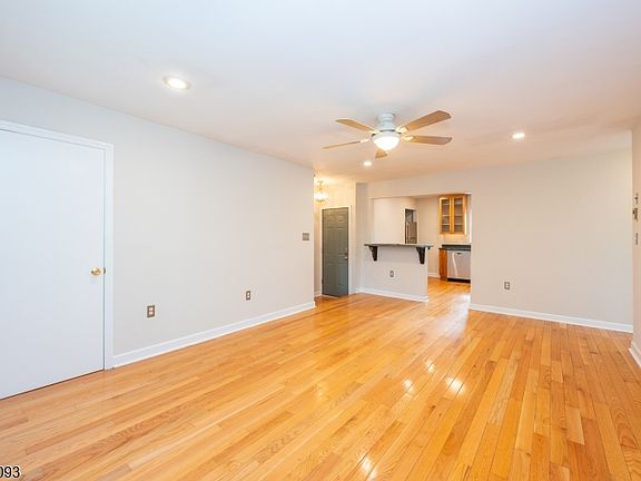 3rd image of 206 Main St #74B