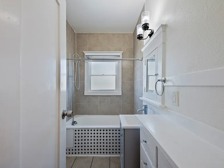 244 Gaviota Ave — Photo 11