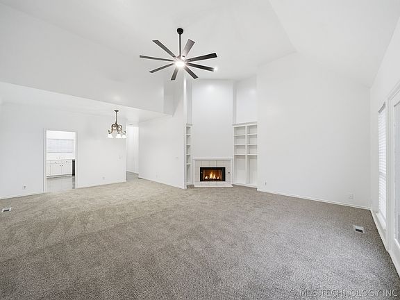 5th image of 3026 E 89th Pl