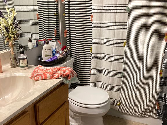 3rd image of 543 Burlington Ave APT 102-E