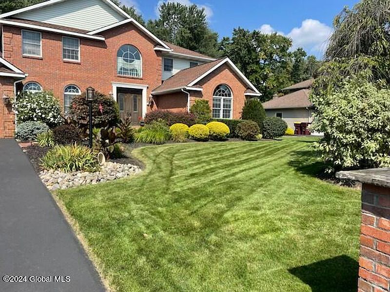 3rd image of 3058 New Williamsburg Drive