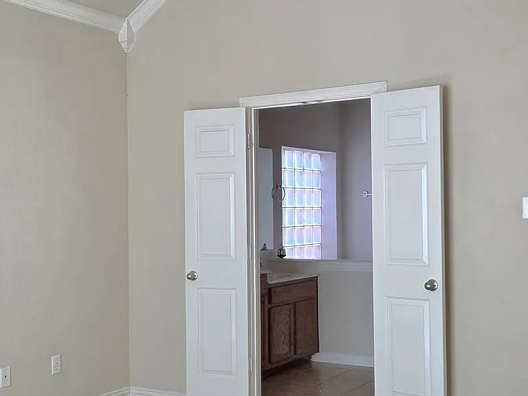 7105 Sugarplum Dr — Photo 16
