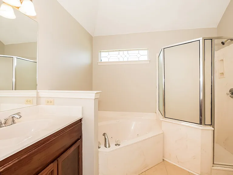 6254 Ravenwood Park N — Photo 13