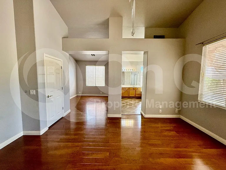 826 W Carob Dr — Photo 9
