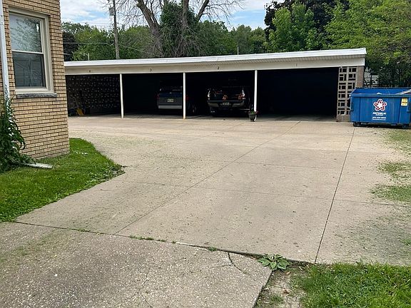 2nd image of 411 34th Ave APT 1