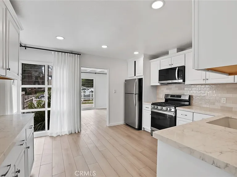 295 Wave St — Photo 10