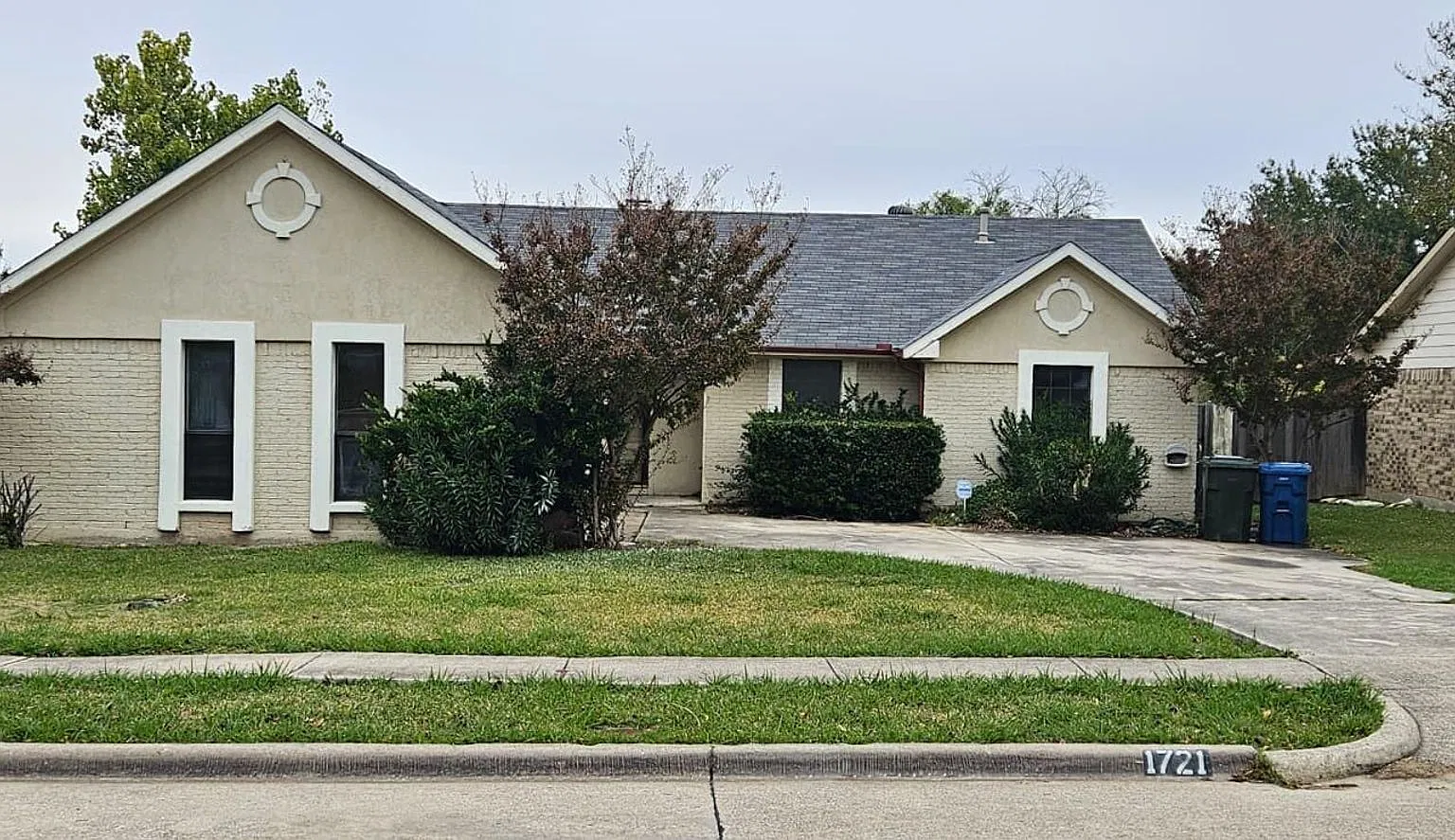Beautifully Updated 3-Bed Home in Carrollton | Granite Counters, LVP Flooring & Private Backyard! — Photo 1