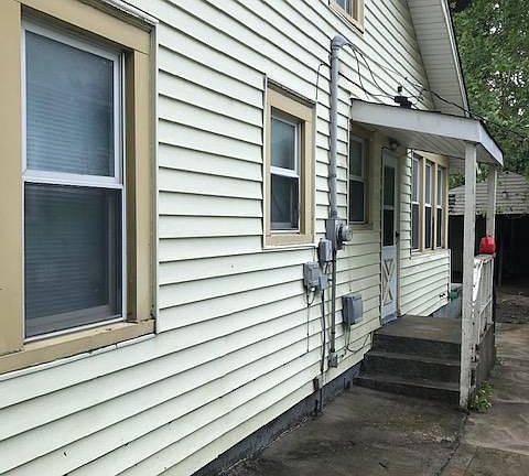 2nd image of 1323 Freeman Ave
