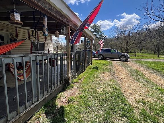 4th image of 19 Locust St