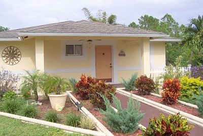 LOVELY 2003 CBS HOME ON 1 ACRE