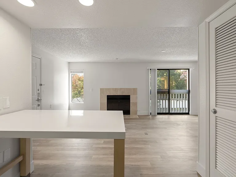 AVIA Lofts on Parkway — Photo 79