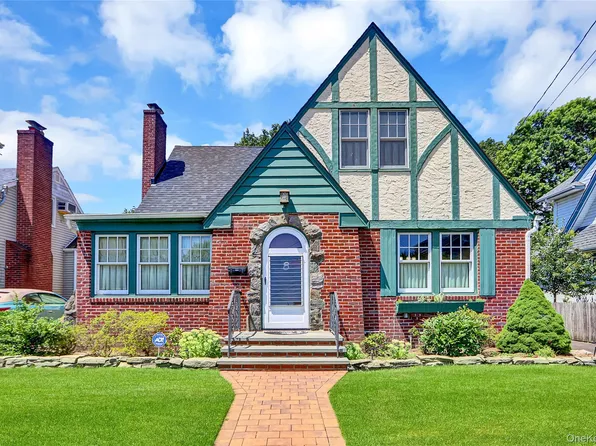 8 Alexine Avenue, East Rockaway, NY 11518