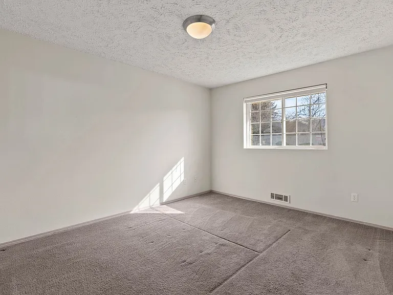 12002 E Valleyway Ave — Photo 12