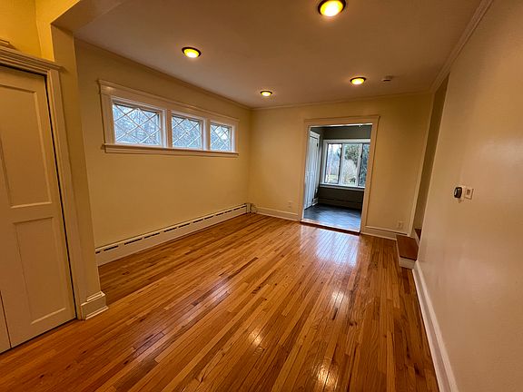 5th image of 30 Boyce St #3