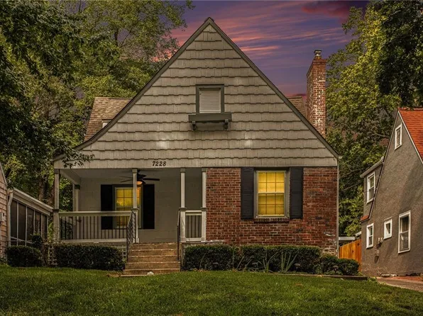 7228 Walnut St, Kansas City, MO 64114