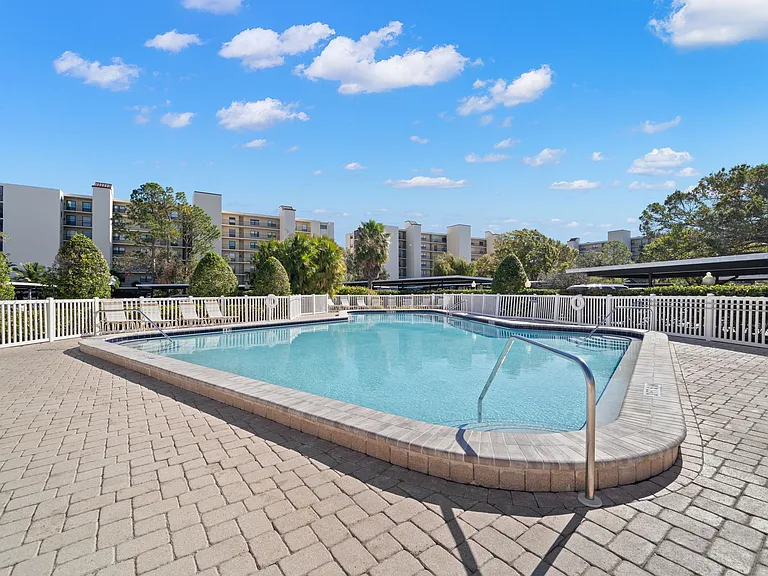 2700 Cove Cay Dr #3F — Photo 4