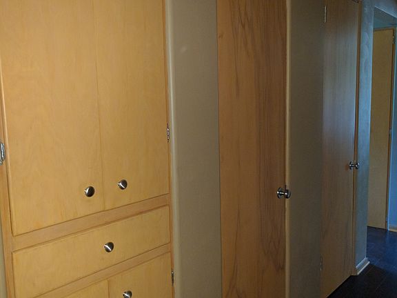 4th image of 521 William St