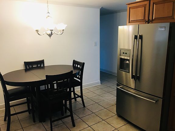 3rd image of 4505 Pete St