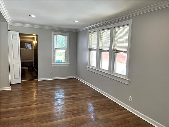 2nd image of 4176 Schiller Pl