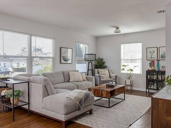 4th image of 4624 51st St