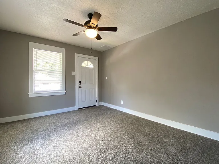 1757 Farrington St — Photo 5