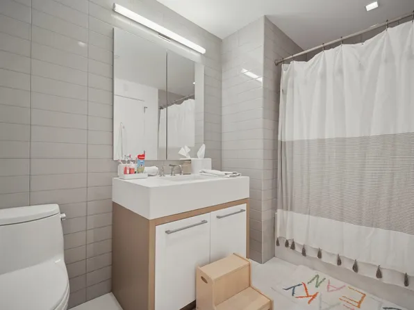 75 Park Lane South image 21 of 45