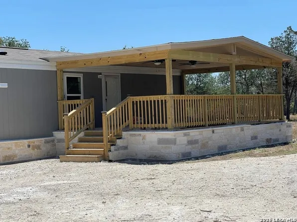 960 Forest View Dr #2, Blanco, TX 78606