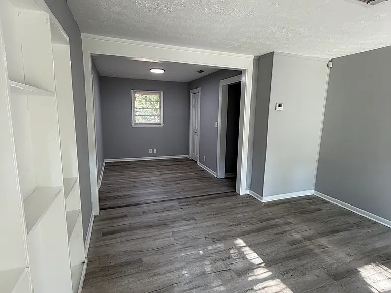 1280 Janice Ln NW — Photo 3