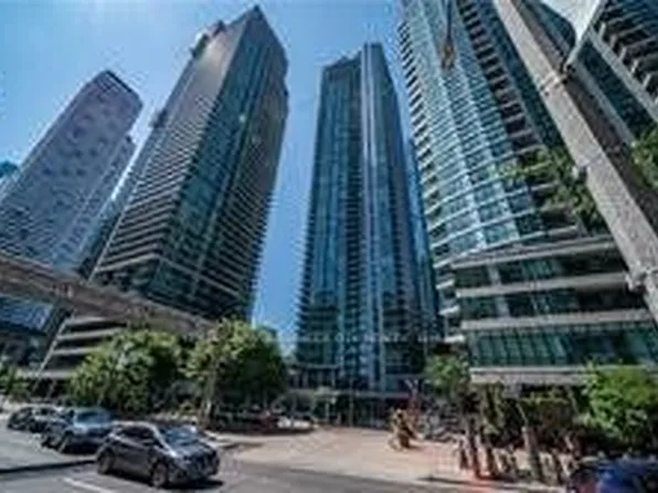 33 Bay St, Toronto, ON