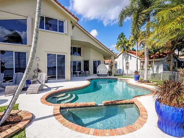 18142 NW 15th Ct — Photo 6