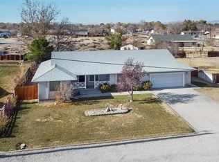 735 Carson River Dr, Fallon, NV 89406