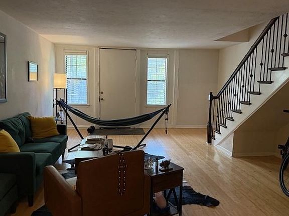 5th image of 1818 Prytania St #201