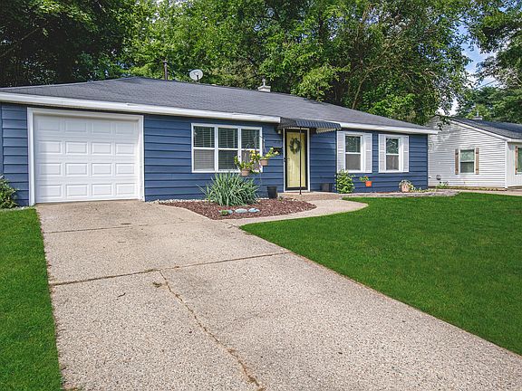 2nd image of 1649 Matilda St NE