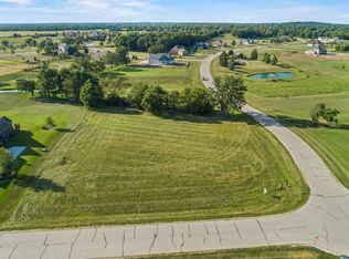 S87W32940 Campfire Ln, Town Of Mukwonago, WI 53149