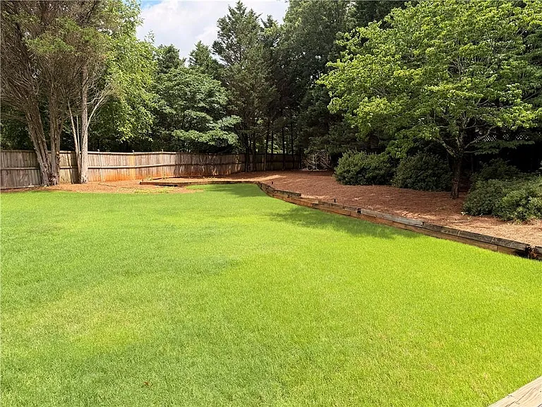 325 North Ct — Photo 22