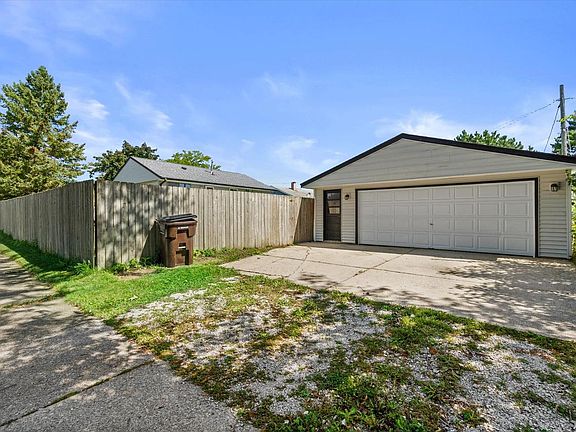 4th image of 9525 Hulda DRIVE