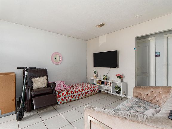 4th image of 2532 W WALNUT STREET