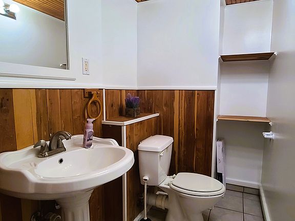 5th image of 8401 Pioneer Dr