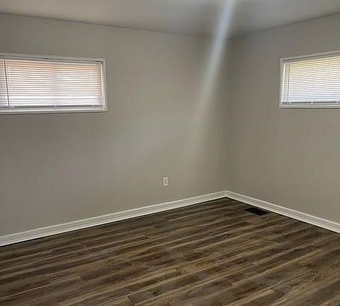 5th image of 8671 Bobolink Dr