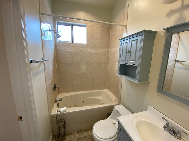 1122 K St NE — Photo 21