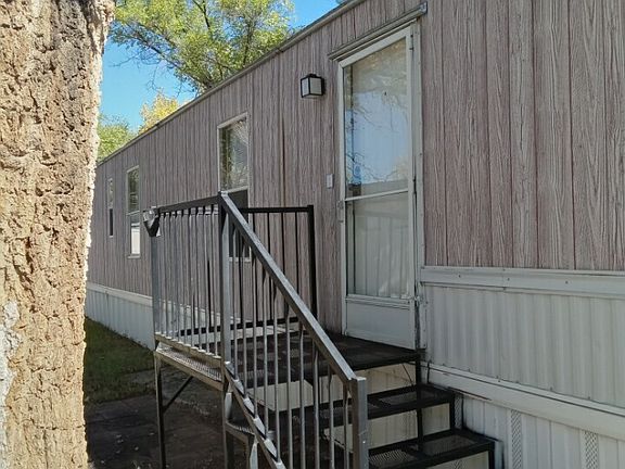 2nd image of 945 N Auburn Ave Trailer 34