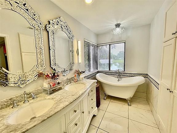 5th image of 1837 NW 93rd Way