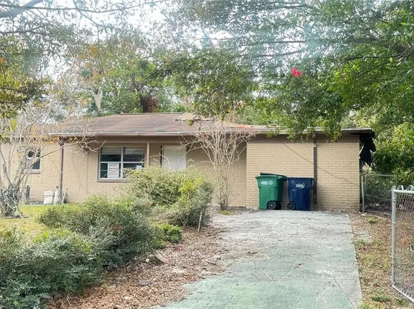 6405 Riverbend Cir, Tampa, FL 33610