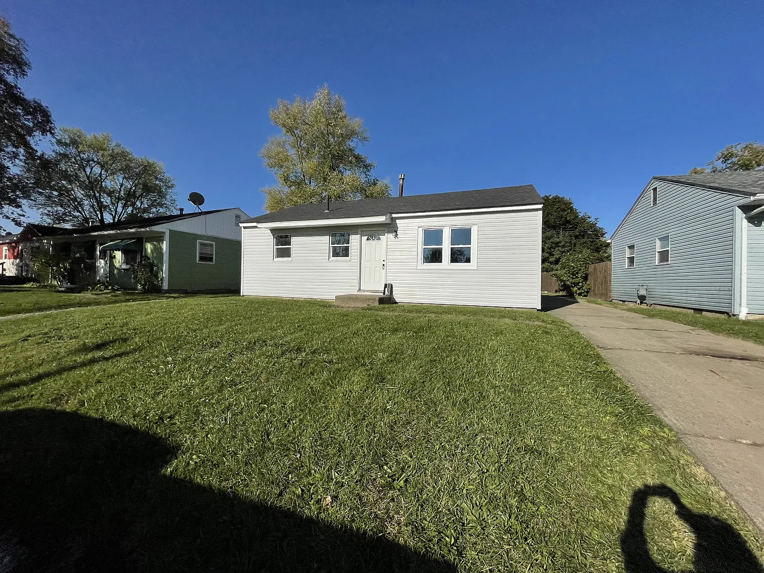 1921 Endrow Ave NE photo 1