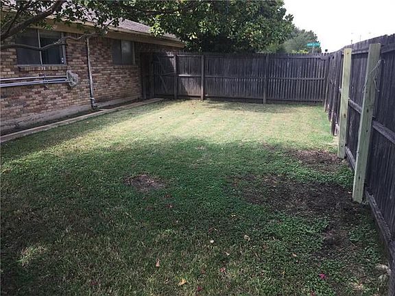3rd image of 1812 S Crest Dr