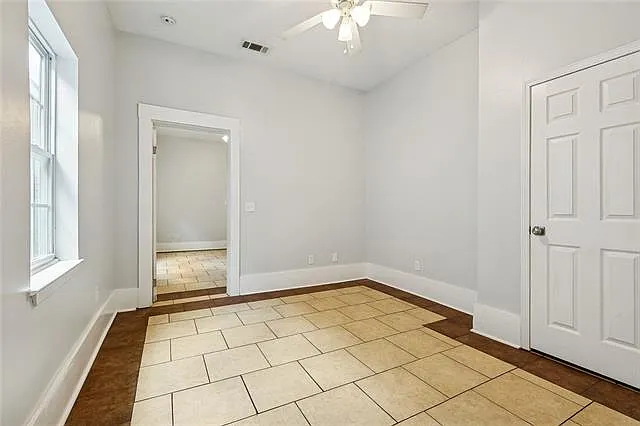 3 bed, 2.0 bath, 1058 sqft, $1,696 — Photo 3